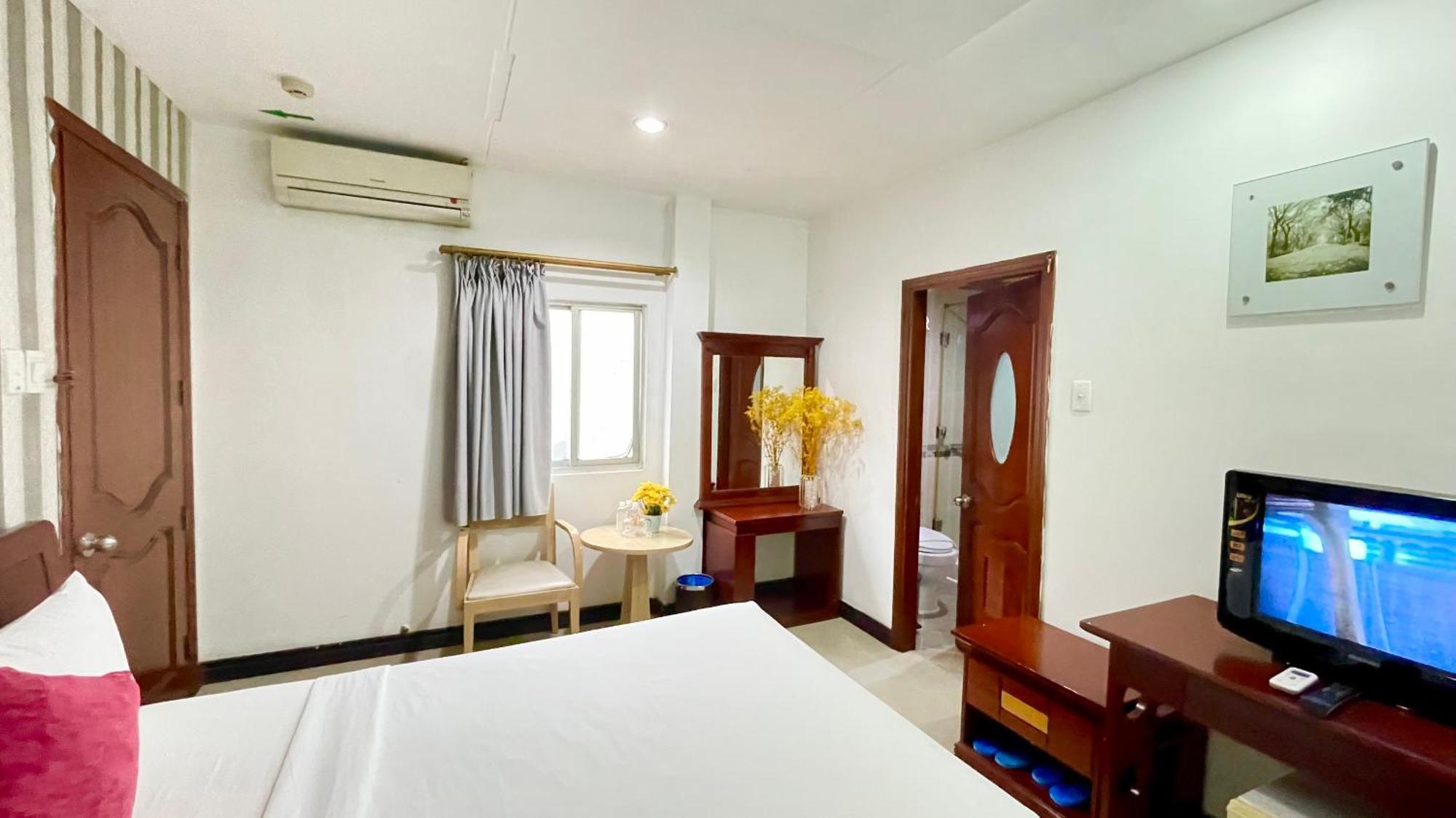 Gold Hotel, Saigon Хошимин Экстерьер фото